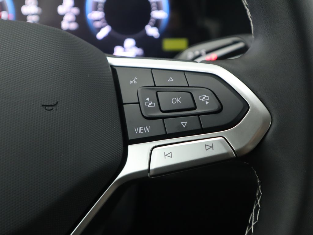 Thumbnail: 2025 Volkswagen Tiguan - 12