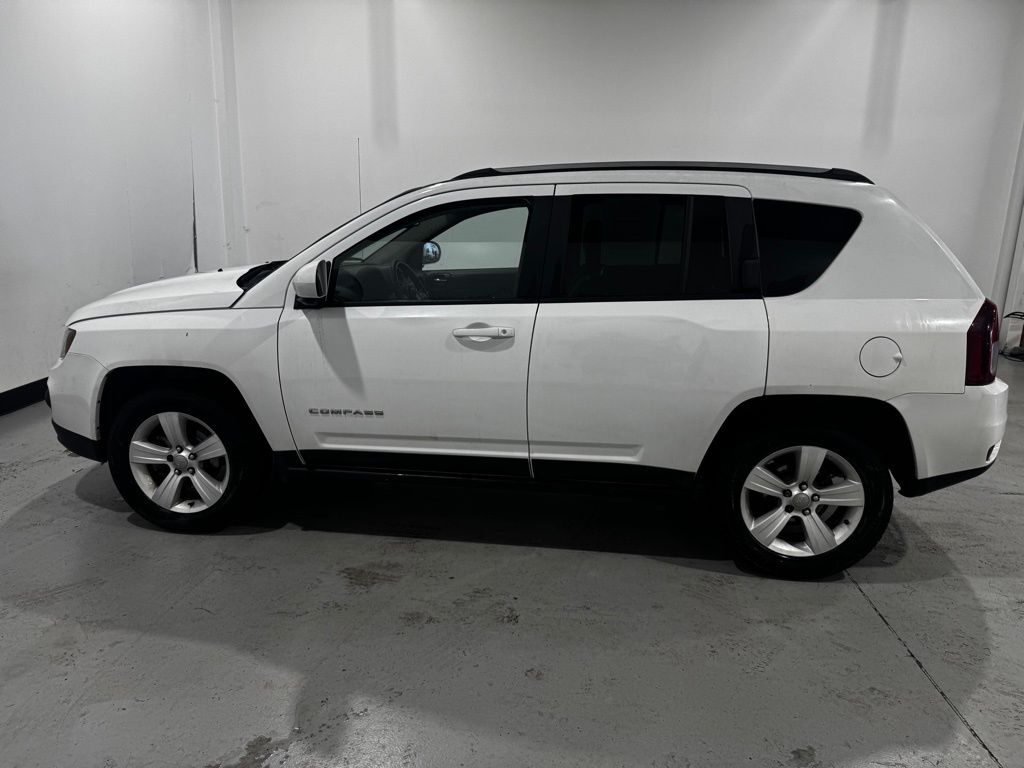 Bright White Clearcoat 2017 Jeep Compass Latitude 4WD SUV / Crossover Four-Wheel Drive 6-Speed Automatic