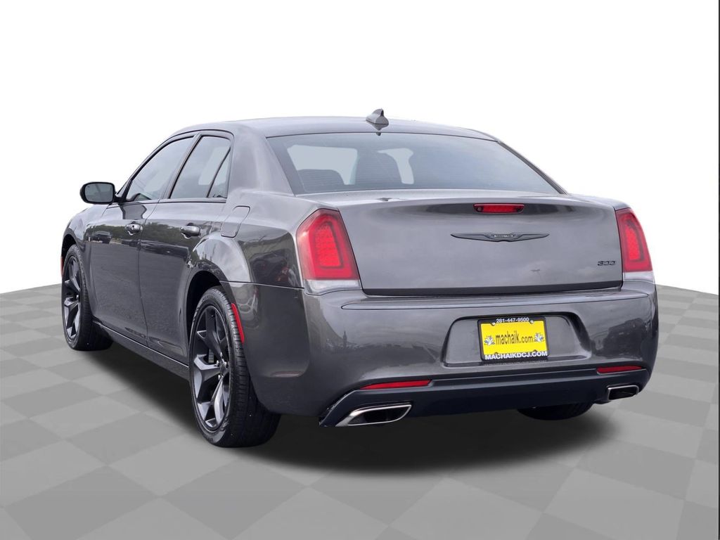 2021 Chrysler 300 Touring Gray at Texan Dodge Chrysler Jeep Ram