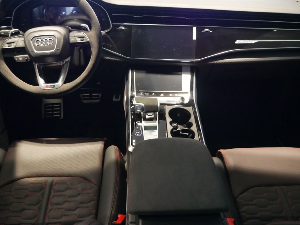 Thumbnail: 2026 Audi RS Q8 - 32