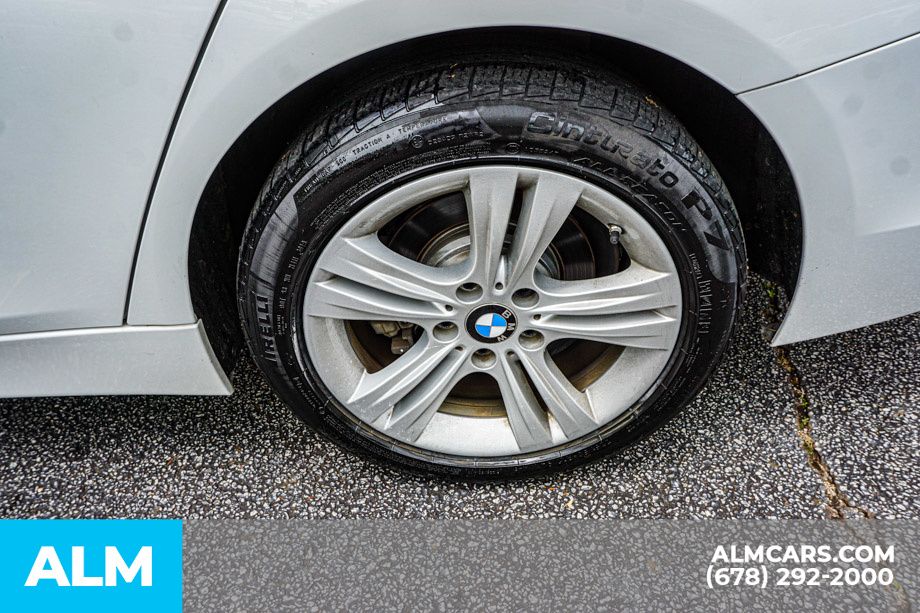Used 2018 White BMW 330i image 17