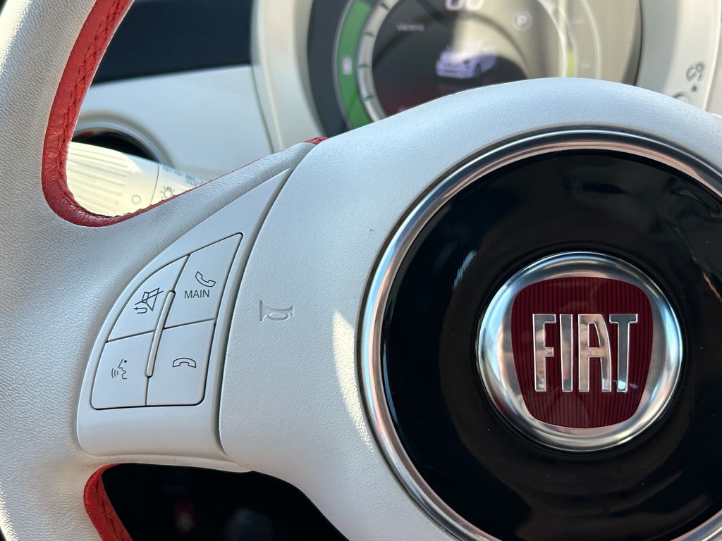 2013 Fiat 500e  19