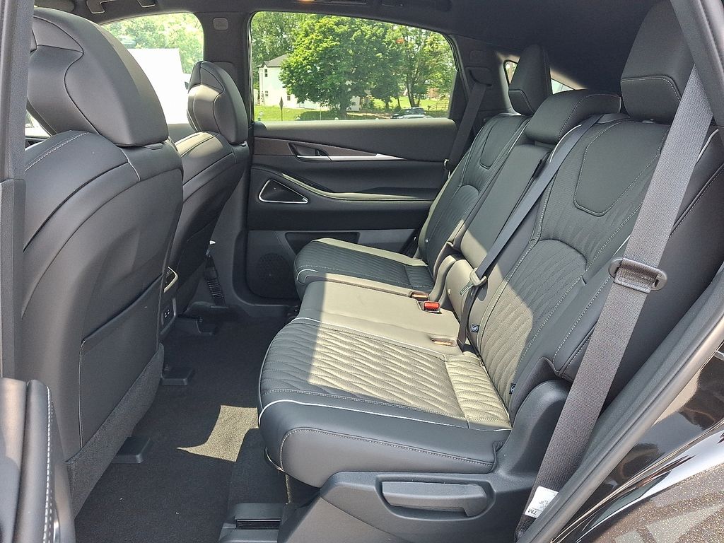 2027 INFINITI QX65 — photo 6