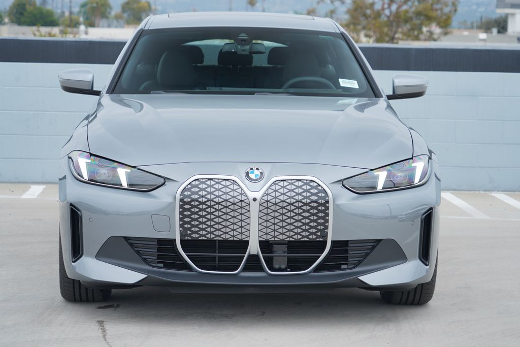 Thumbnail: 2026 BMW i4 - 2