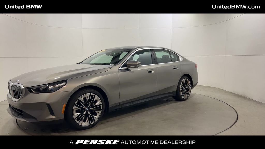 Thumbnail: 2025 BMW 5 Series - 4