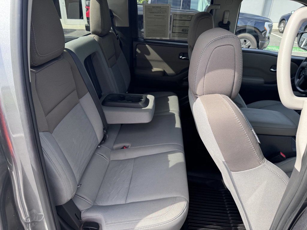 2023 Nissan Frontier Crew Cab SV 4x4