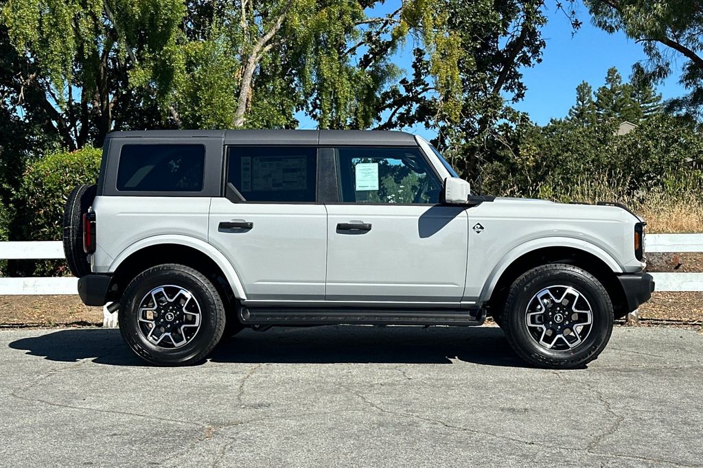 New 2026 White Ford Outer Banks image 3