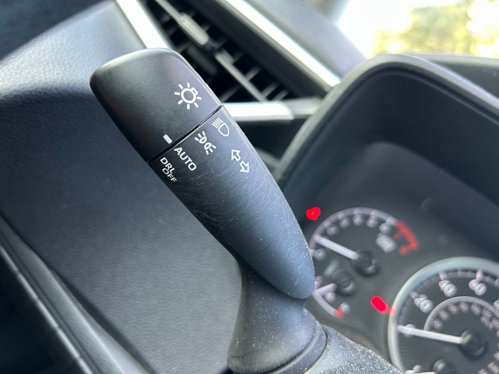 2021 Toyota Corolla LE 25