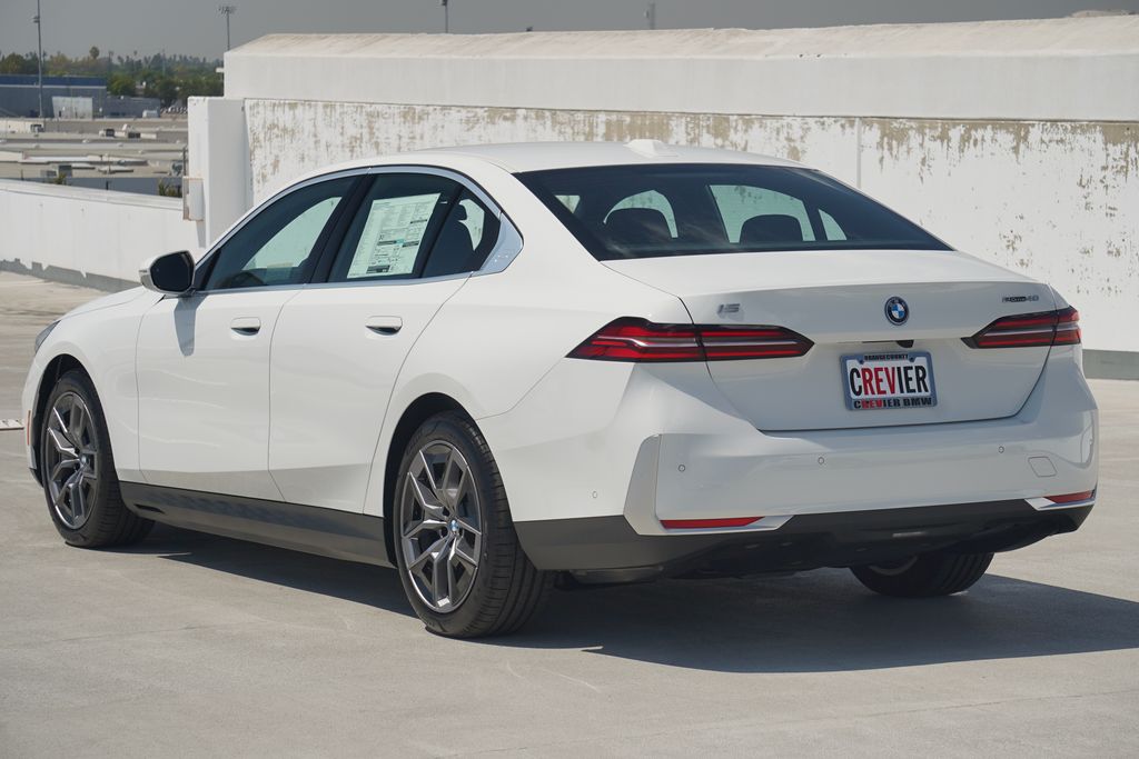 Thumbnail: 2026 BMW i5 - 7