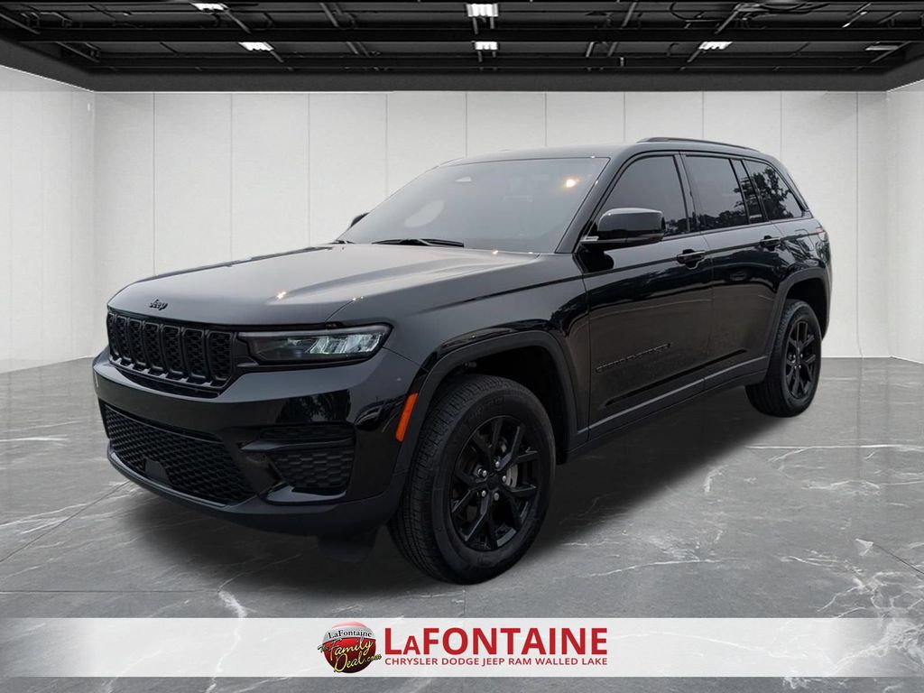Diamond Black Crystal Pearlcoat 2024 Jeep Grand Cherokee SUV / Crossover Four-Wheel Drive 8-Speed Automatic