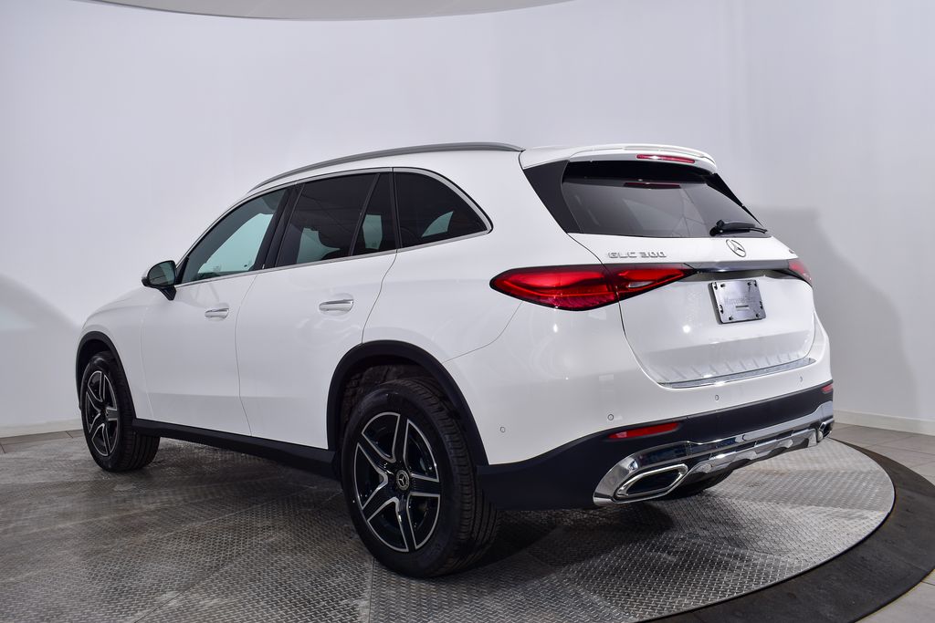 Thumbnail: 2026 Mercedes-Benz GLC - 3