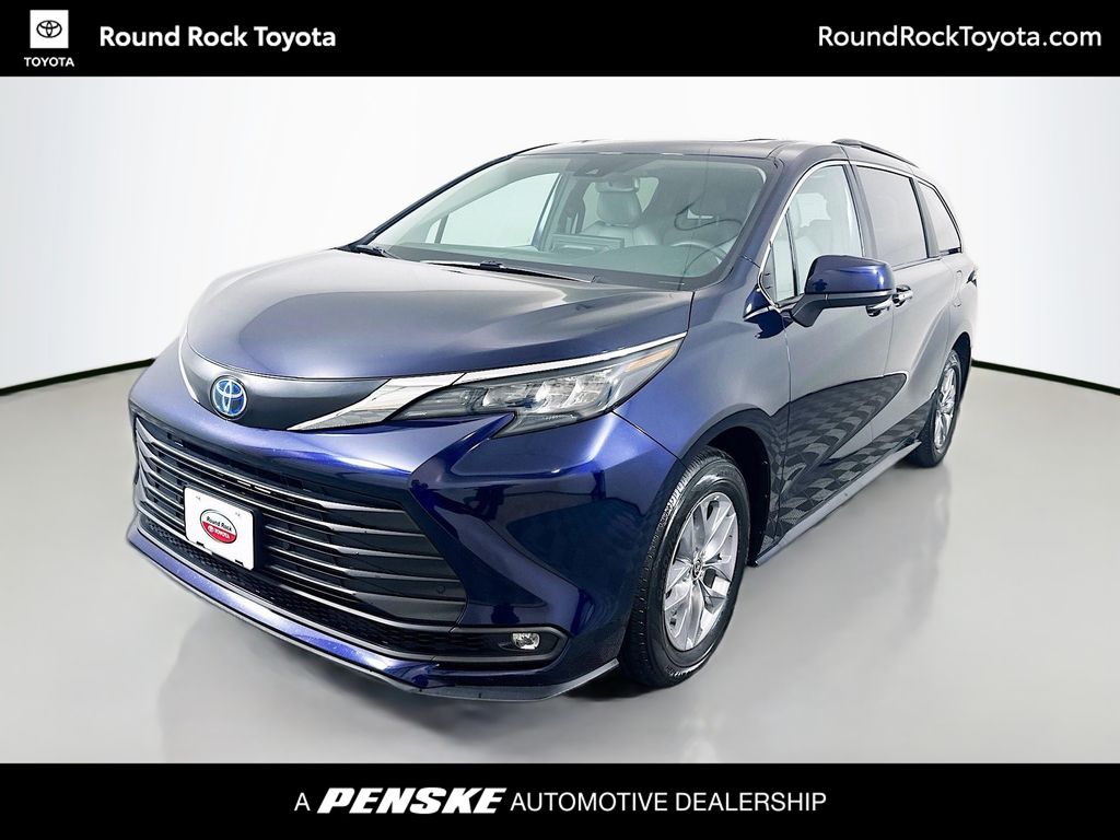 Thumbnail: 2025 Toyota Sienna - 1