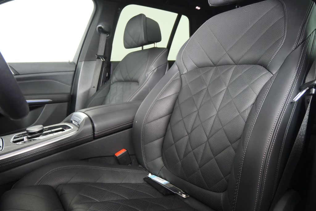 Thumbnail: 2025 BMW X5 - 11