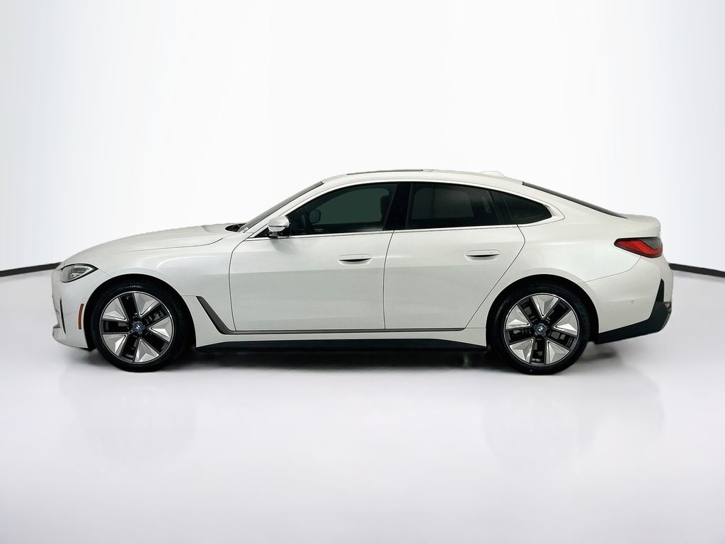 Thumbnail: 2023 BMW i4 - 8