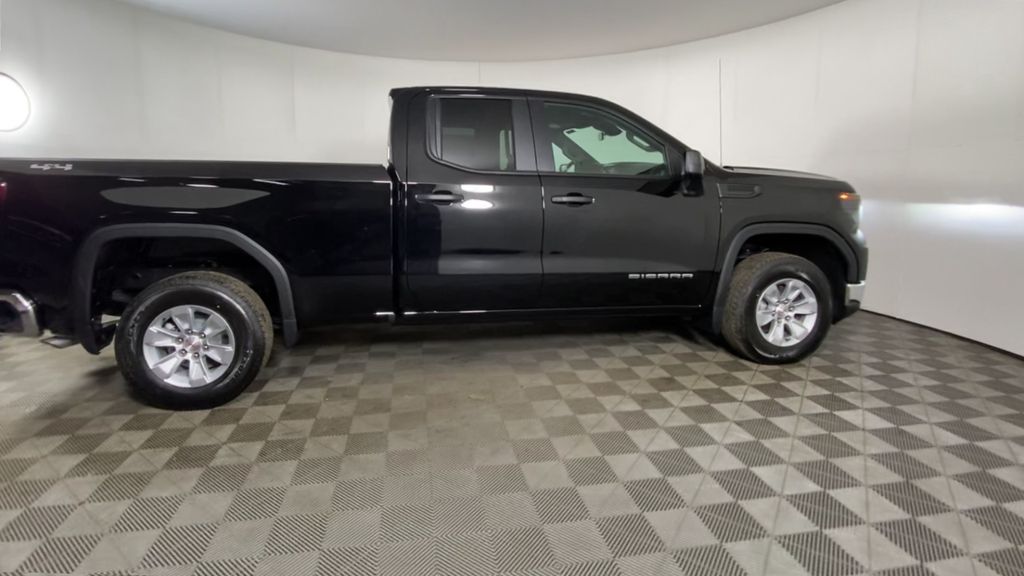 2024 GMC Sierra 1500 Pro 9