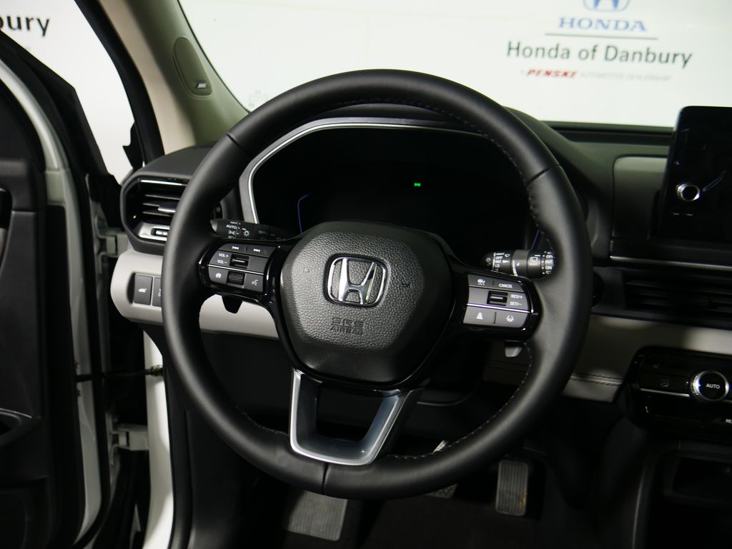 2025 Honda Pilot Touring 12