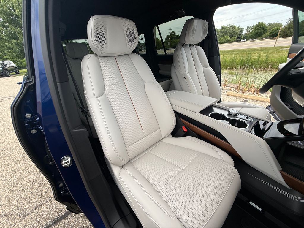 Cadillac VISTIQ