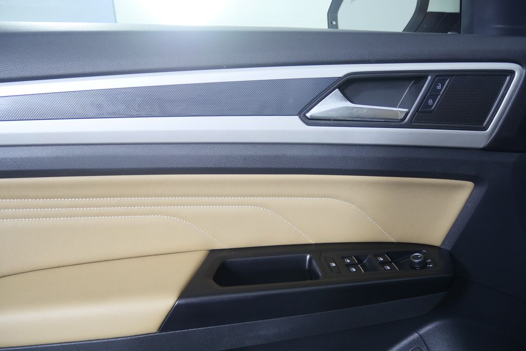 Thumbnail: 2021 Volkswagen Atlas - 8