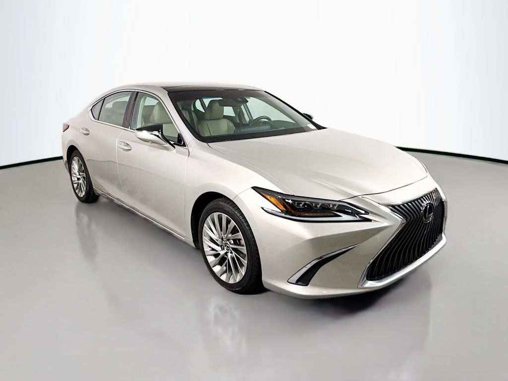 Thumbnail: 2019 Lexus ES - 3