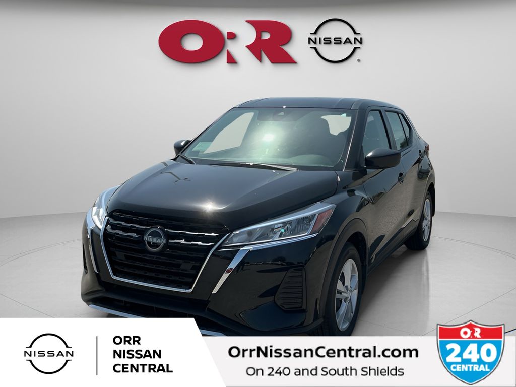 Used 2025 Nissan Kicks Play