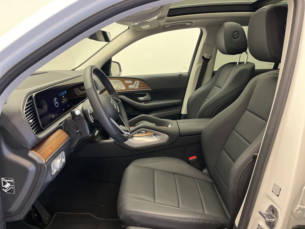 Thumbnail: 2025 Mercedes-Benz GLE - 12