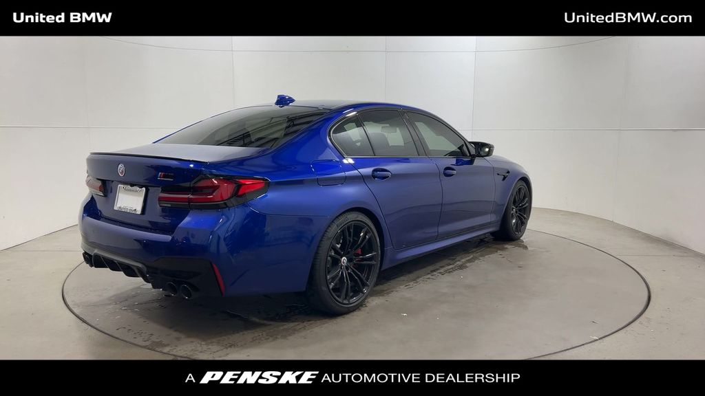 Thumbnail: 2023 BMW M5 - 8