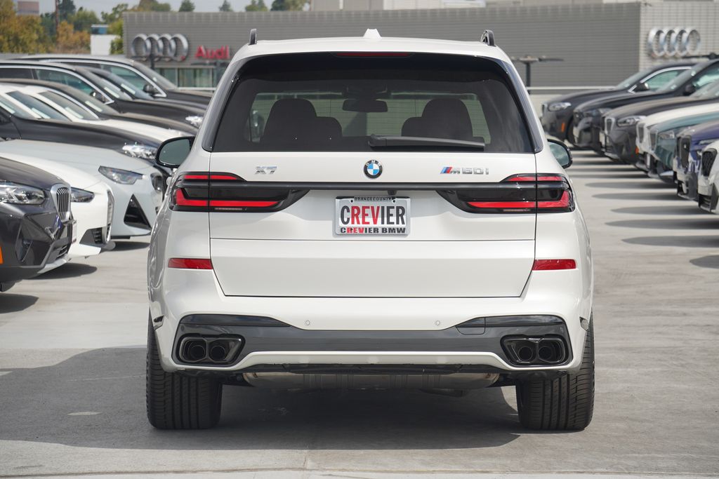 2025 BMW X7 M60i 6