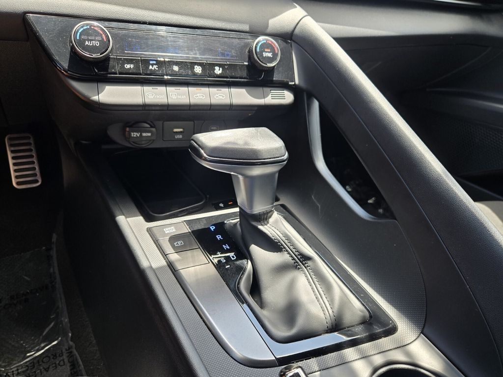 2025 Hyundai Elantra - $17,999