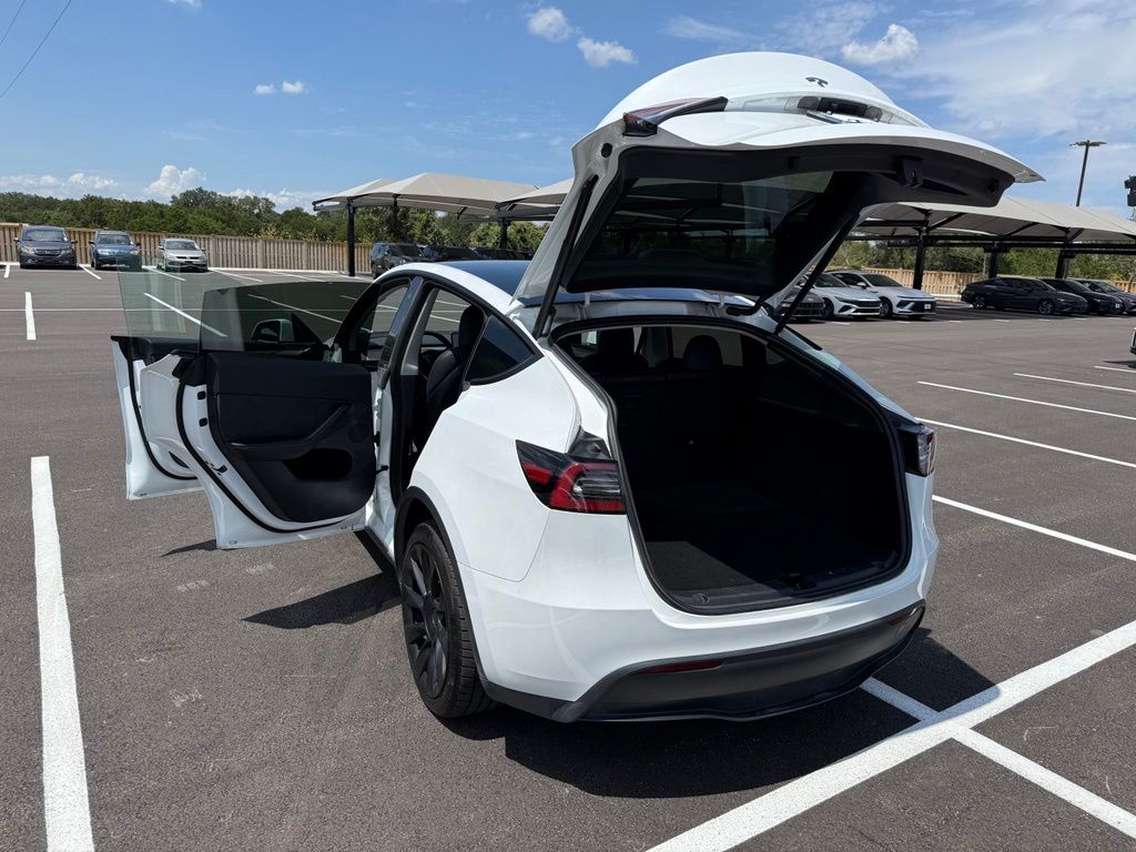 Thumbnail: 2023 Tesla Model Y - 24