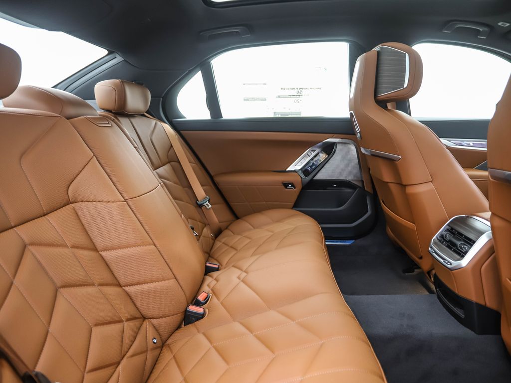 Thumbnail: 2025 BMW 7 Series - 29