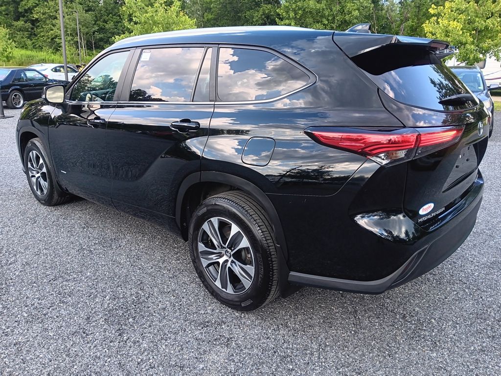 Used 2023 Toyota Highlander SUV