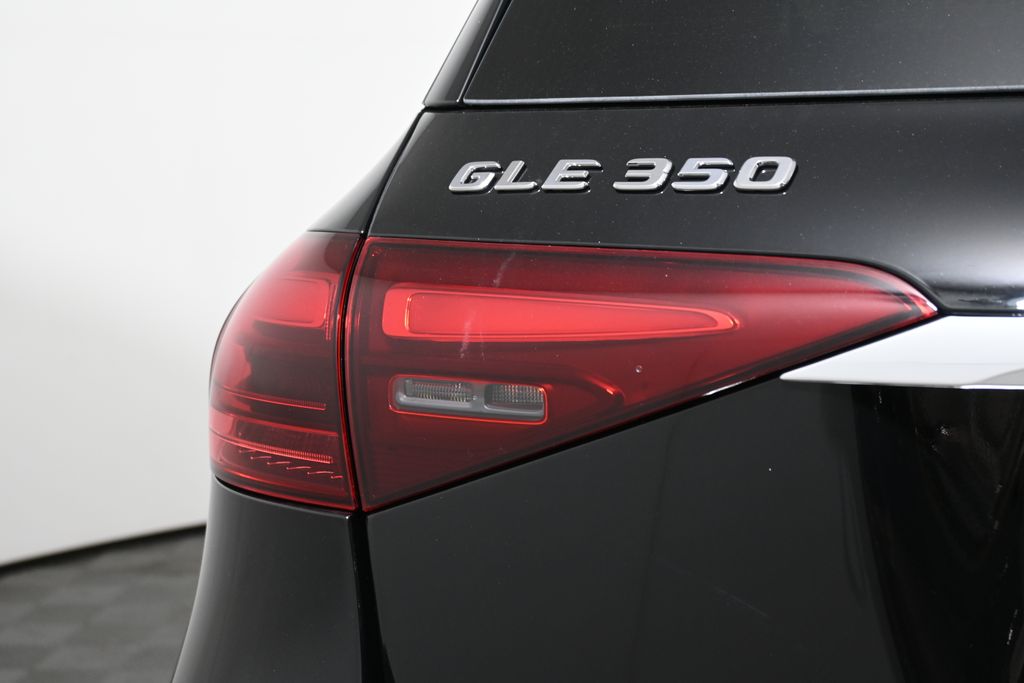 Thumbnail: 2026 Mercedes-Benz GLE - 12