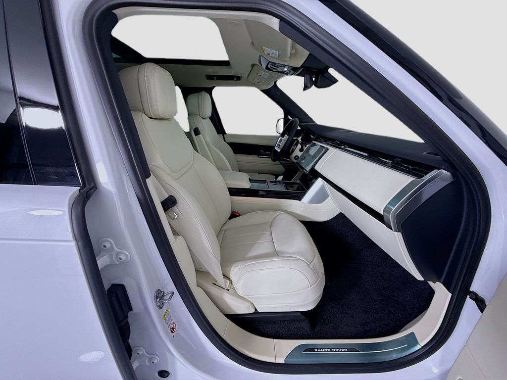 Thumbnail: 2026 Land Rover Range Rover - 22