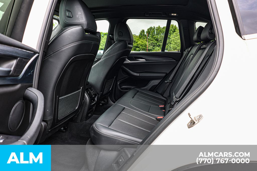Used 2024 White BMW sDrive30i image 19