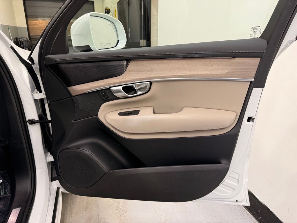 Thumbnail: 2026 Volvo XC90 - 27