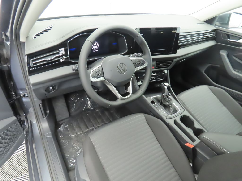 Thumbnail: 2025 Volkswagen Jetta - 10