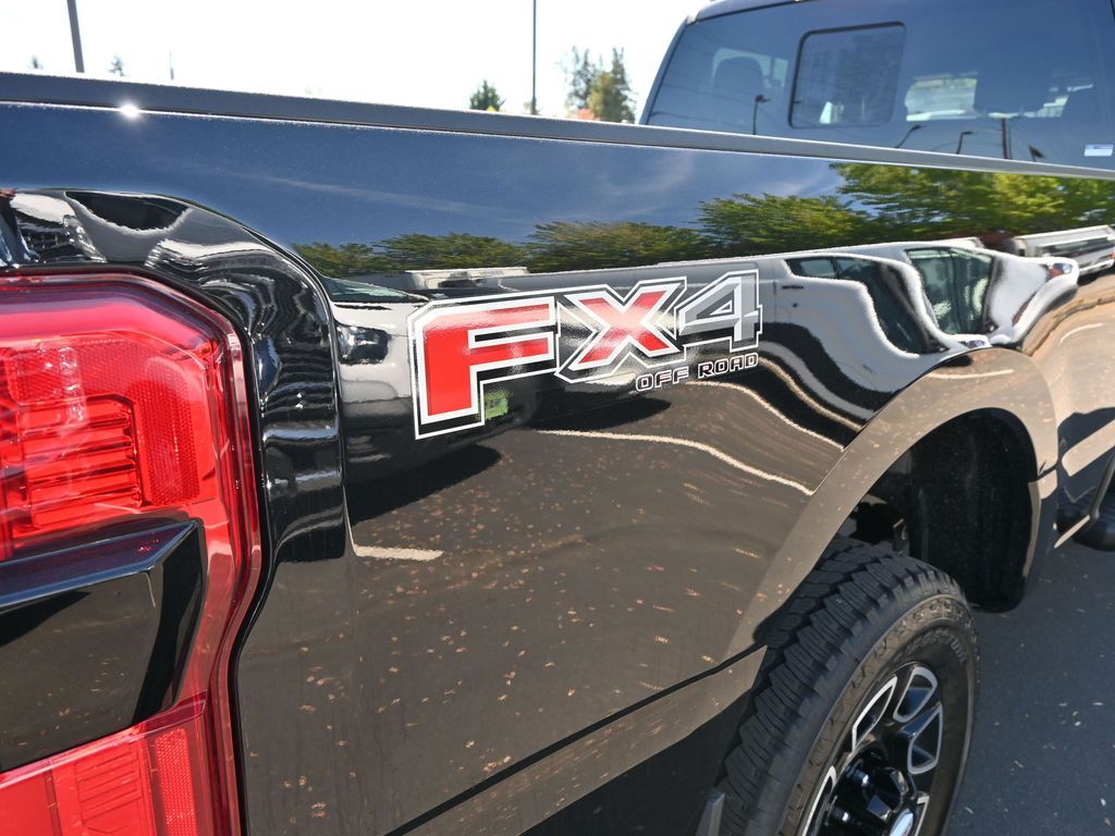 2025 Ford F-350 Super Duty Platinum