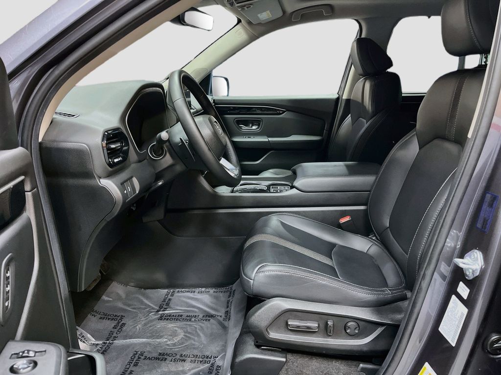 Used 2025 Charcoal Honda Touring image 22