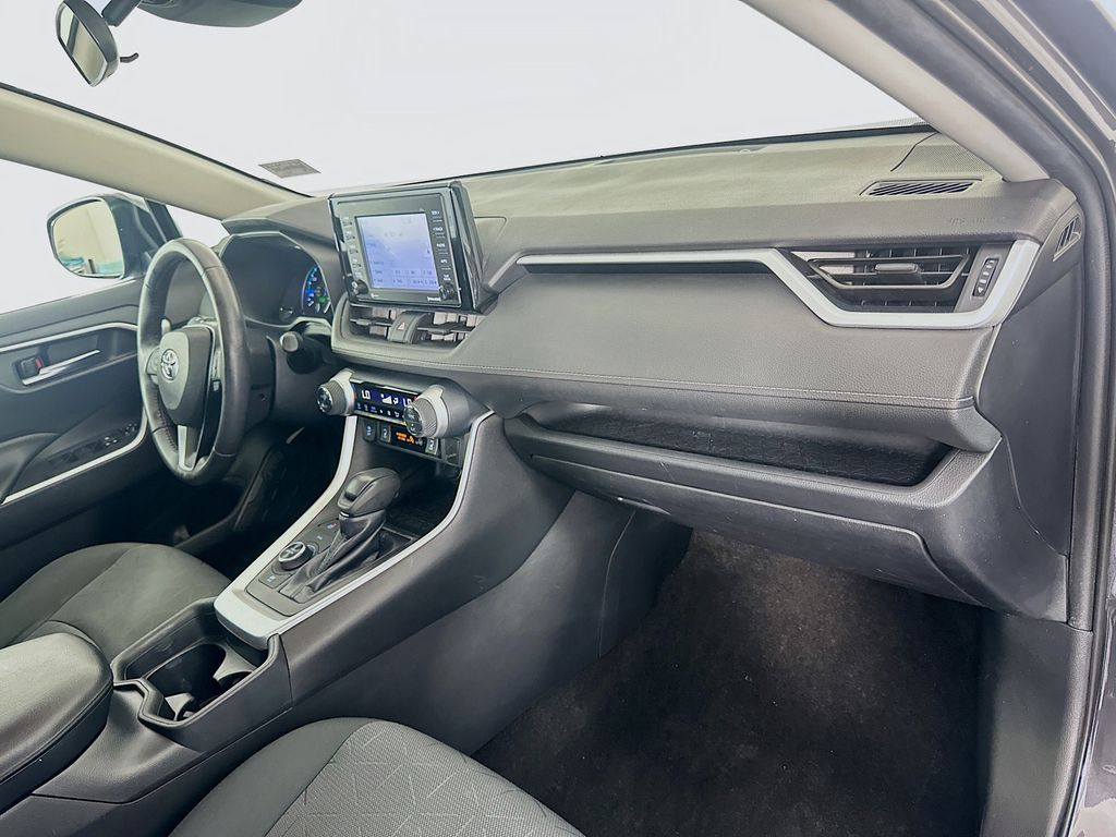 Thumbnail: 2020 Toyota RAV4 - 29