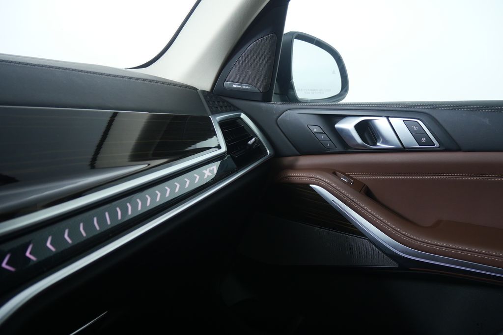 Thumbnail: 2025 BMW X7 - 28