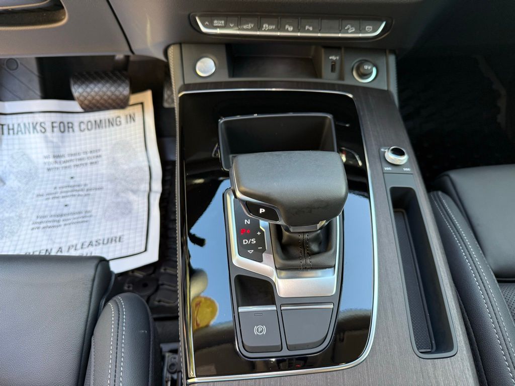 Thumbnail: 2025 Audi Q5 - 19