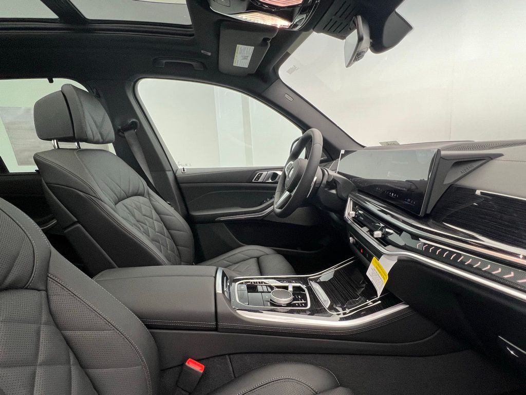 Thumbnail: 2026 BMW X5 - 6