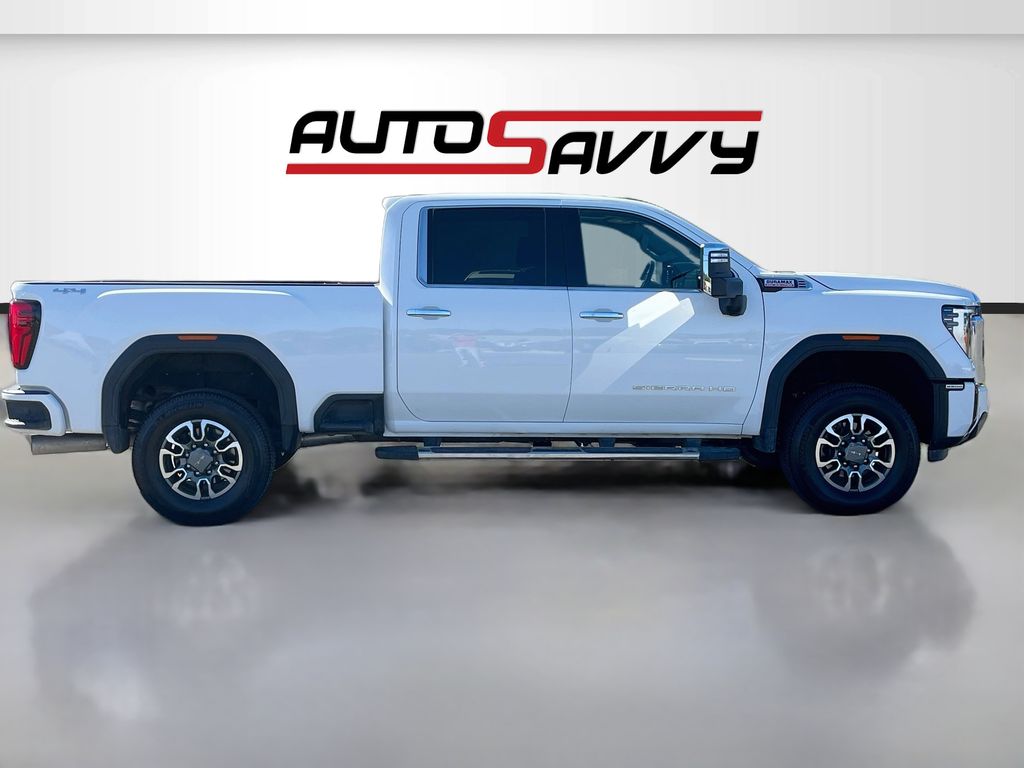 Used 2025 White GMC SLT image 8