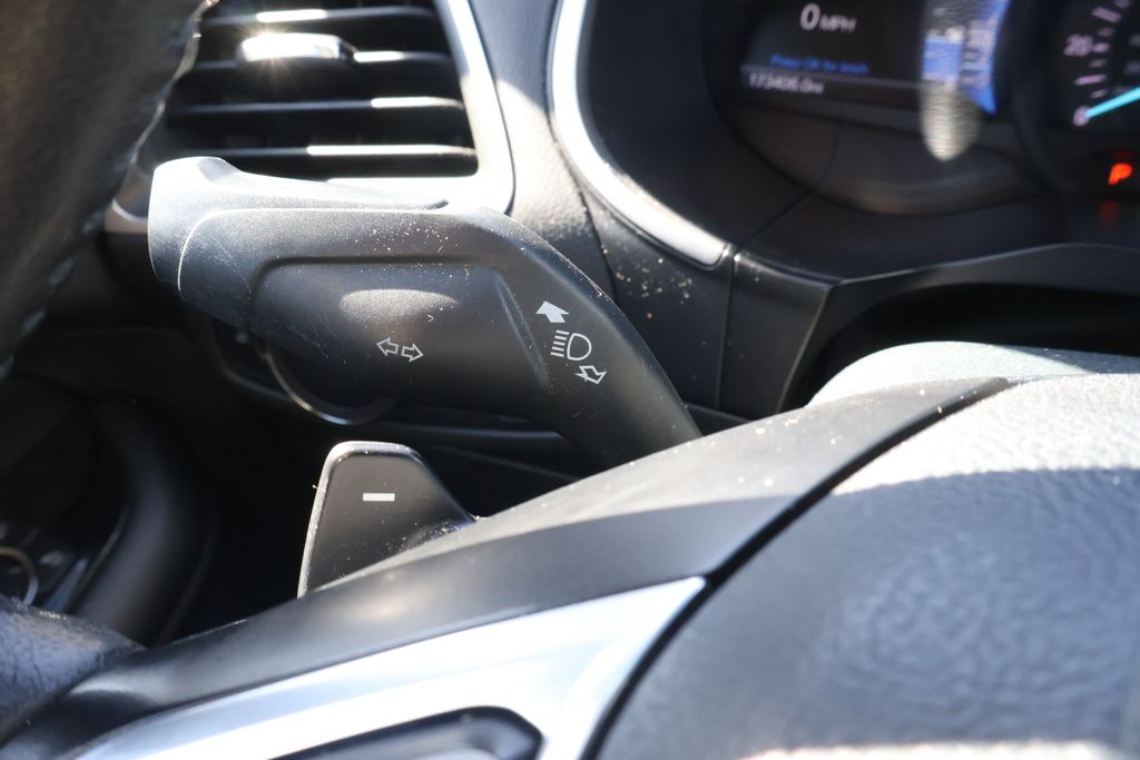 Thumbnail: 2015 Ford Edge - 21