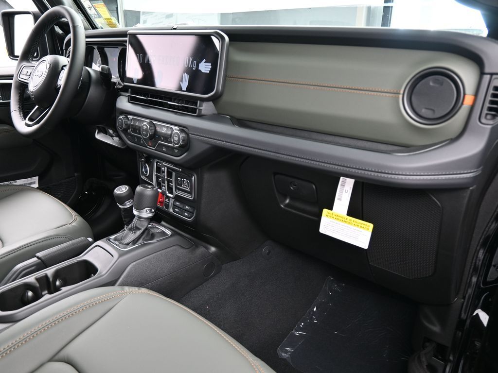 New 2026 Black Clearcoat Jeep Mojave image 39