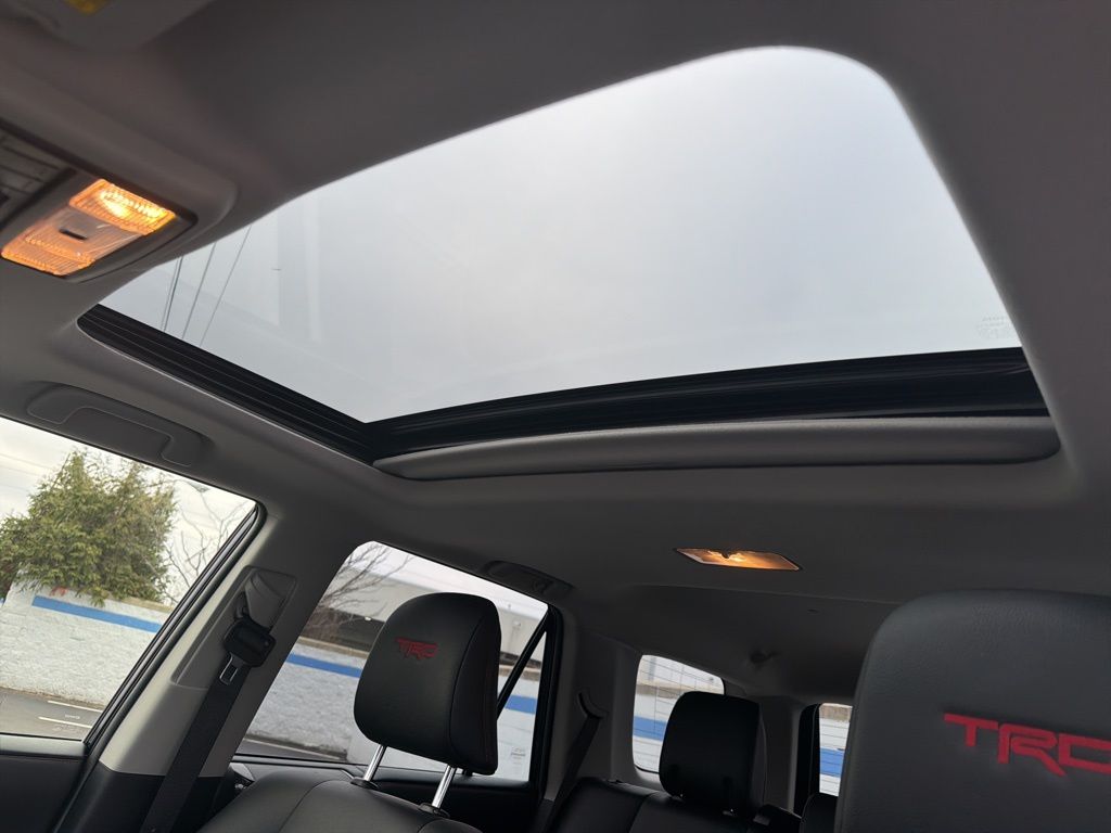 Thumbnail: 2024 Toyota 4Runner - 12