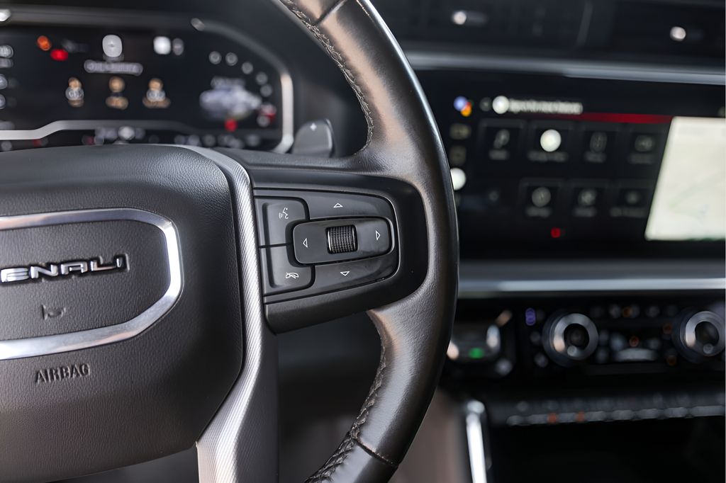 Used 2022 White GMC Denali image 16