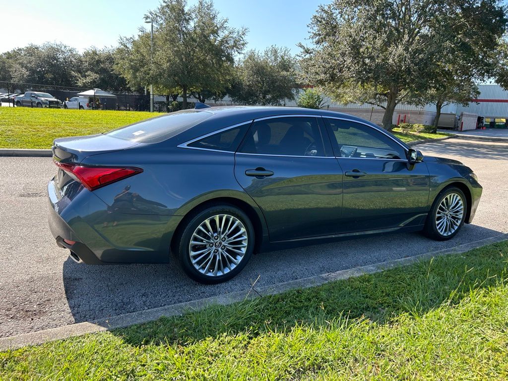 Thumbnail: 2019 Toyota Avalon - 5