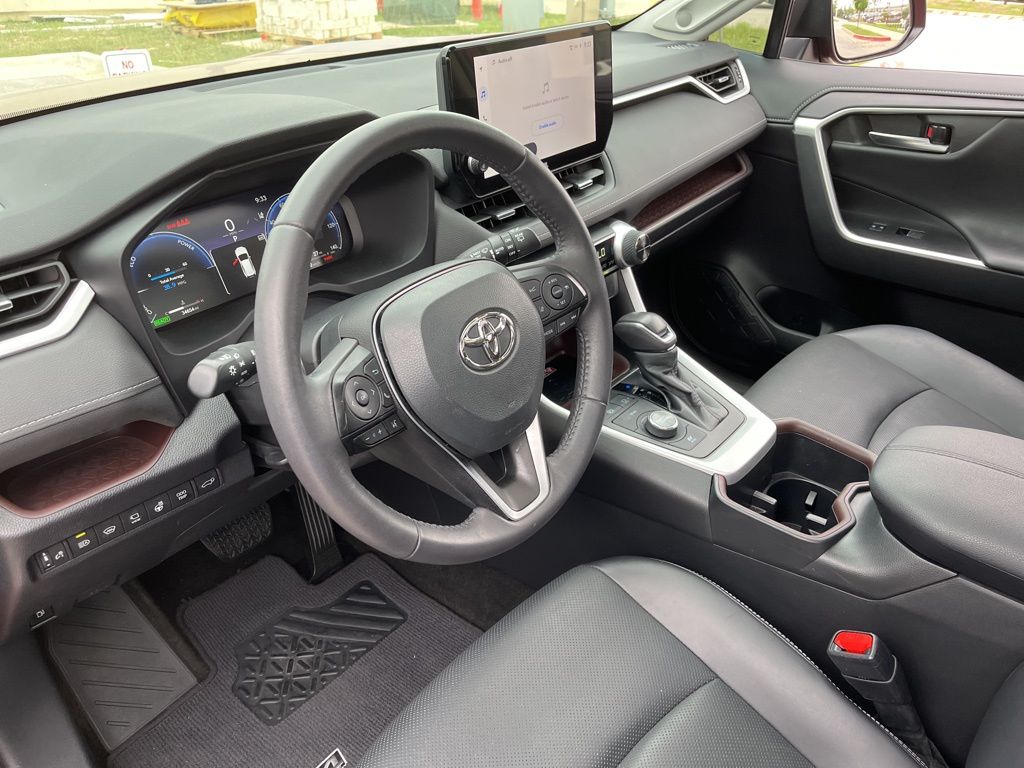 2023 Toyota RAV4 Limited 19