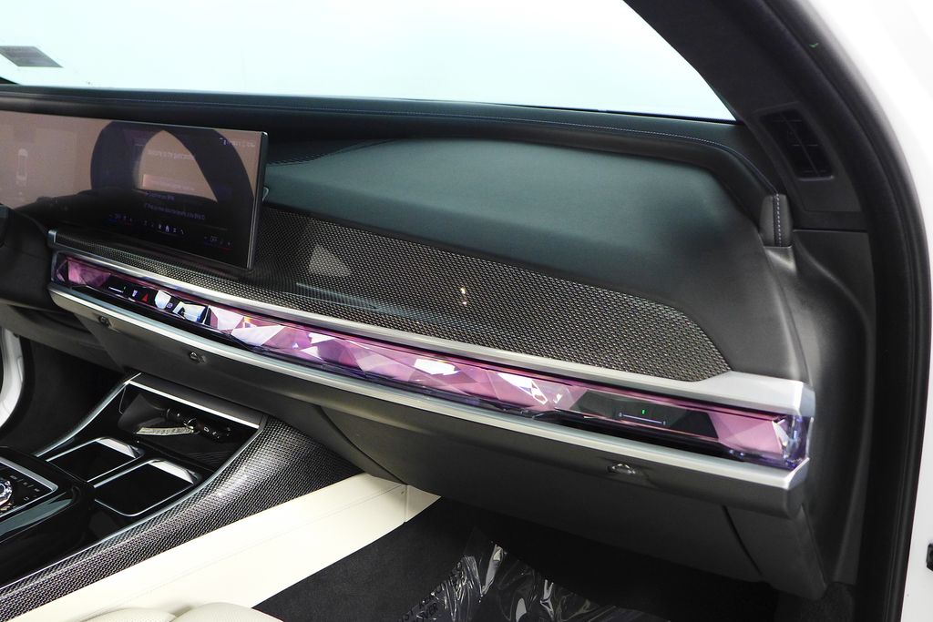 Thumbnail: 2023 BMW i7 - 14